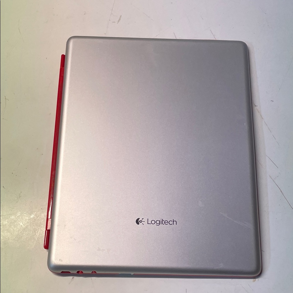 Logitech Vibrant Red Tablet Keyboard - Picture 2 of 4
